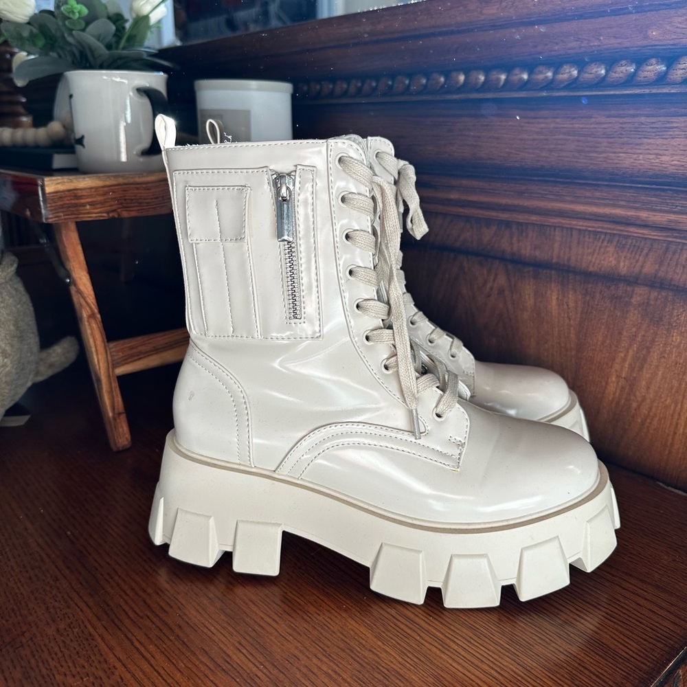 Boots from shoe dazzle